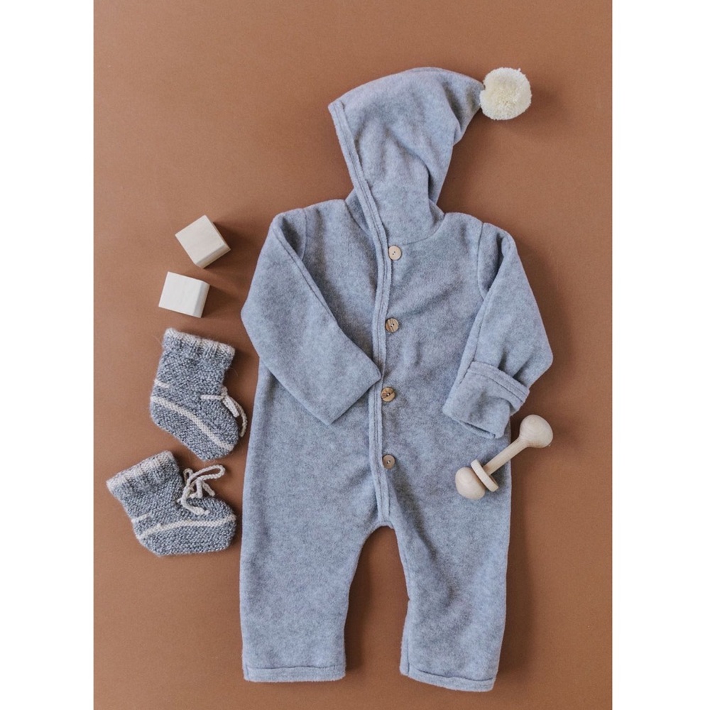 ISO fin and Vince Pom suit